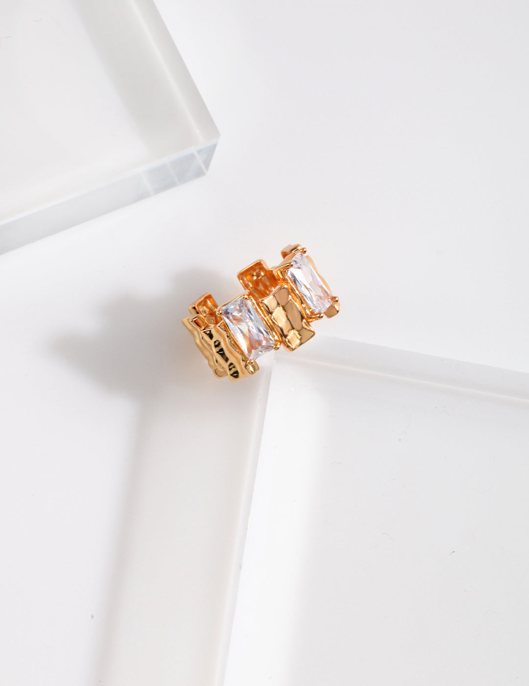 Zircon Ring with Irregularly Aligned Rectangle Design