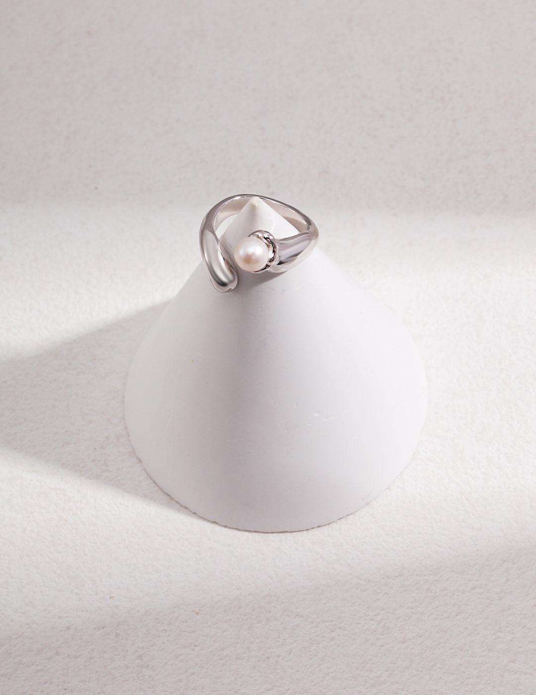 Liquid Design Silver Pearl Ring