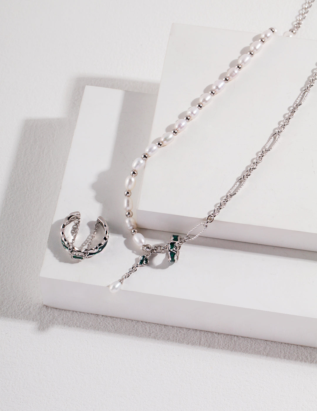 Silver Pearl Glaze Necklace