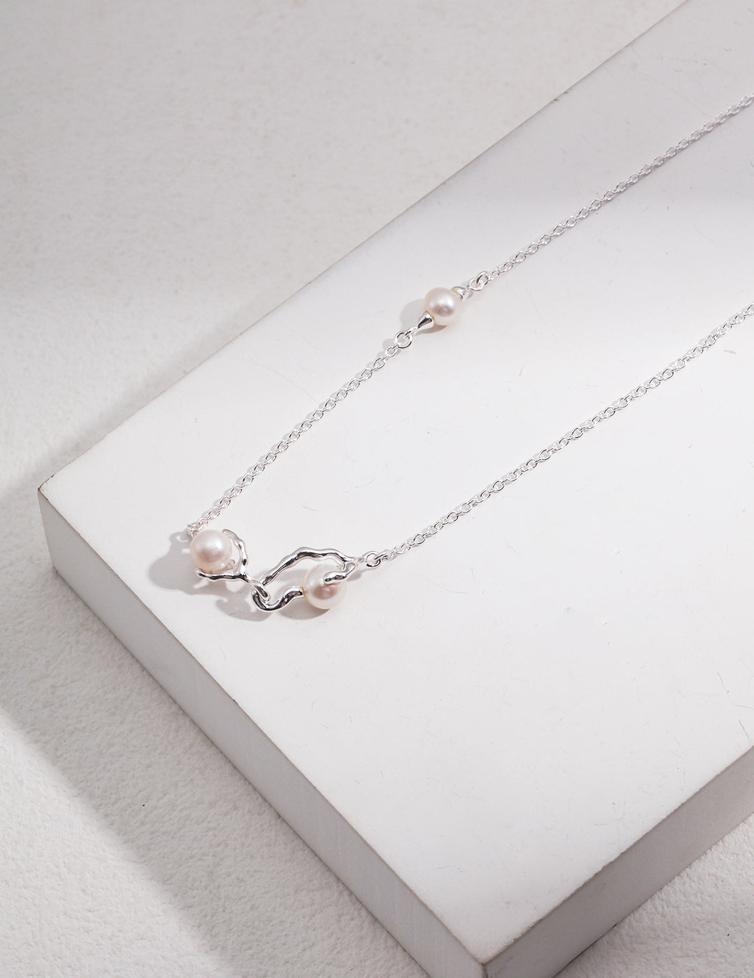 Vine Shaped Silver Pearl Necklace